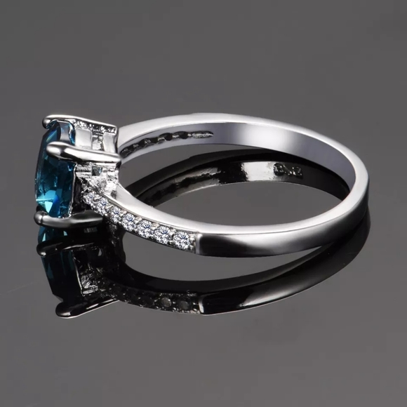 Exquisite Square Cut Peacock Blue Diamond Ring - Picture 3 of 5